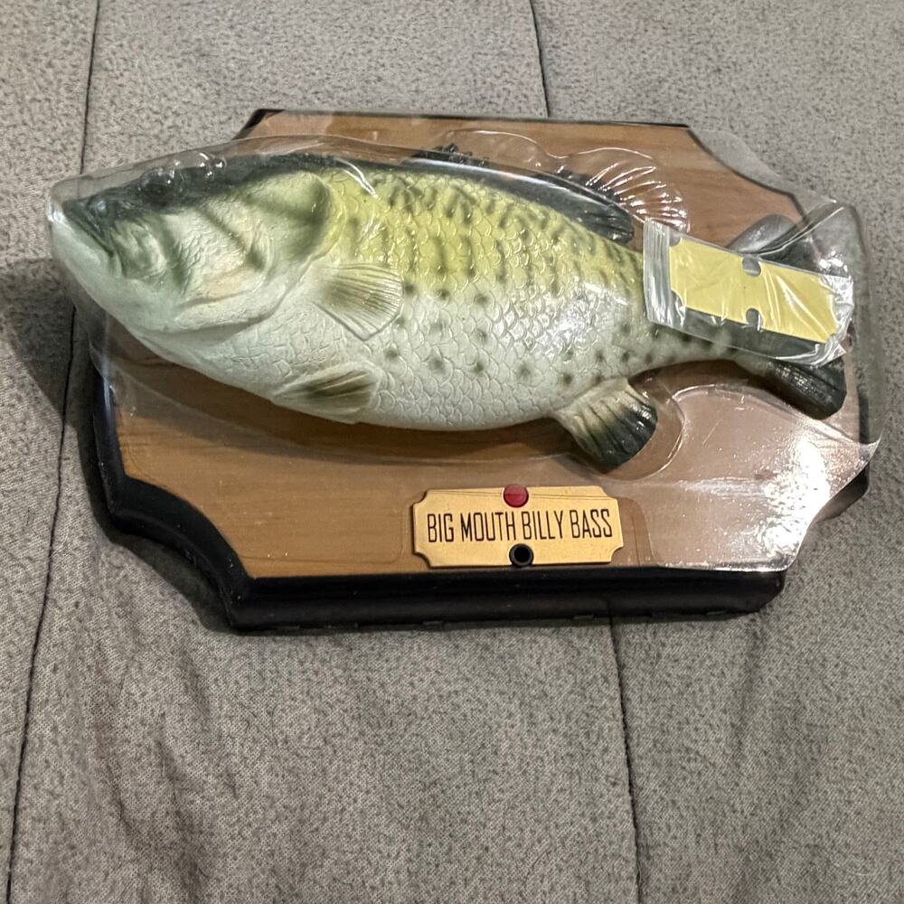 VTG 1999 Gemmy Big Mouth Billy Bass Singing Animated Fish Plaque Wall Decor